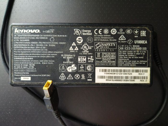 Lenovo laptop power supply