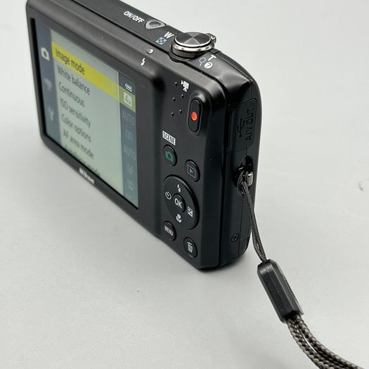 Nikon Coolpix S3500 20.1MP Digital Camera Black Tested - Full Kit
