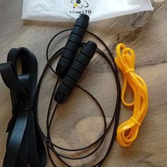 Fitness skipping rope and 2 resistance bands.