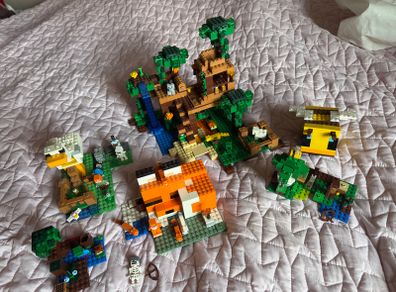 Lego bundle of Minecraft sets