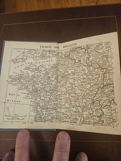 1958  Collins French Phrase Book. Hardback In Good Condition.  See Photos For Same.