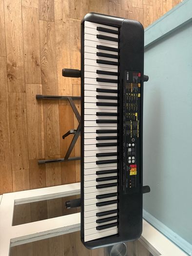 Yamaha piano keyboard