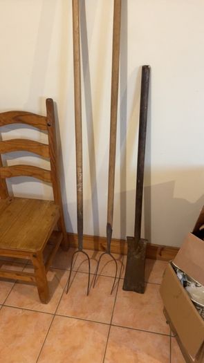 vintage pitch forks , machon spade