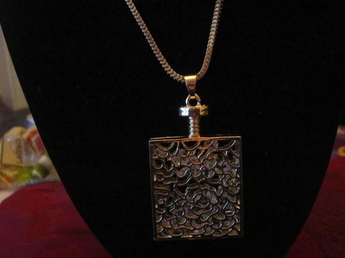 18ct Gold Plated Floating Charm pendant