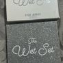 Kylie Jenner limited edition the wet set highlighter palette Image 9