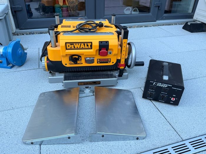 DeWalt DW735 Thickness Planer