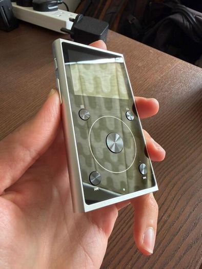 FiiO X1 2nd Gen (FX1221) High-Res Digital Audio Player + Protective Case