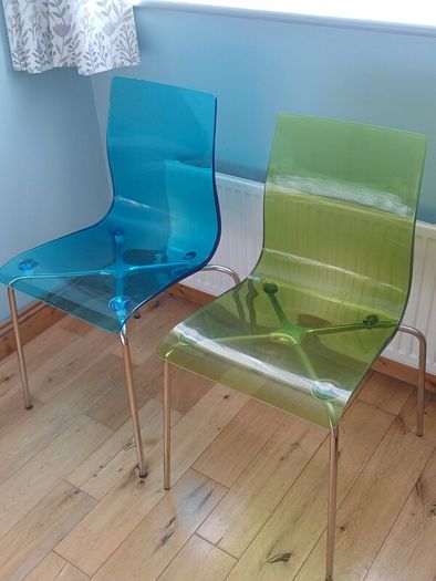 2 chairs
