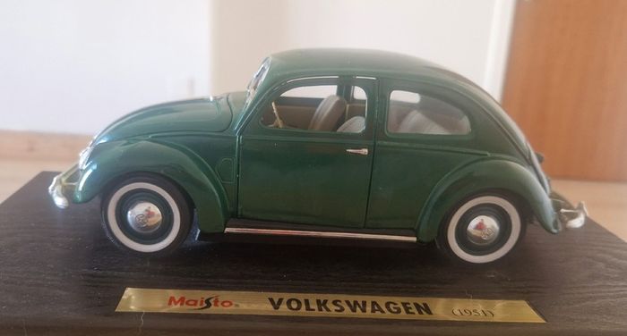 Maisto Volkswagen 1951 1:18 Green Diecast Model
