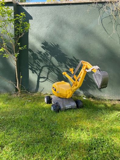 kids garden toy digger