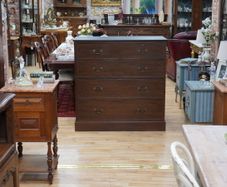 Antique Mahogany Chest of Drawers