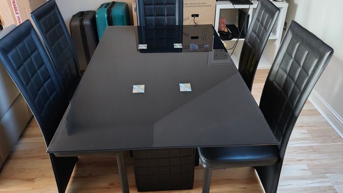 Kitchen Table and Chairs