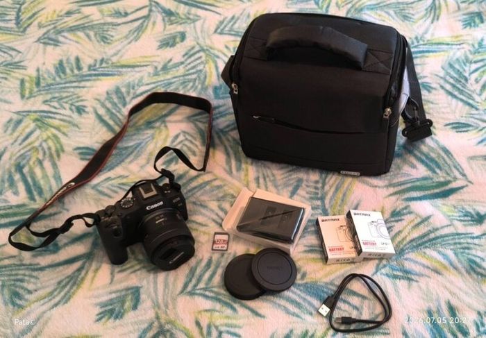 Canon EOS R8 Mirrorless Camera