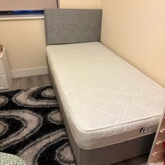 bed and mattrass