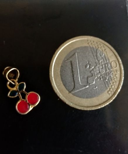 14ct solid gold cherry pendant