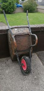wheelbarrow free has flat wheel