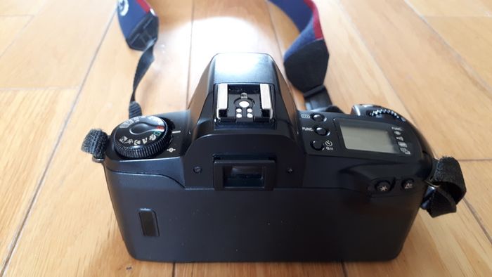 Canon EOS 35mm film camera for sale 700 1000F 5000
