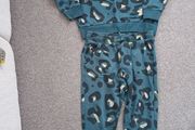 New.boy's tracksuit. Age8/9.height 134cm