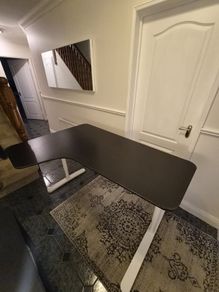 Desk. IKEA Bekant