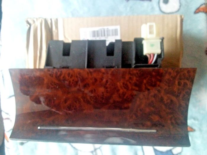 Skoda Superb Center Console Ashtray, Wood Finish,skoda 3u2 857 962 C 9bz