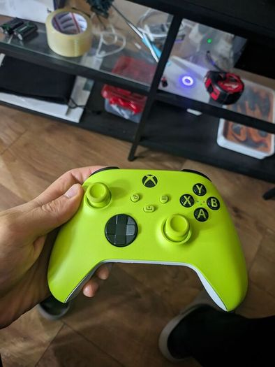 Official Xbox Wireless Controller Electric Volt Edition
