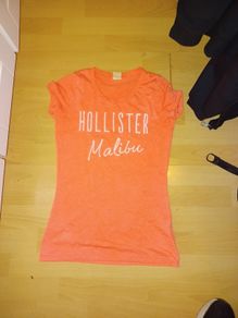 Hollister t-shirt