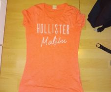 Hollister t-shirt