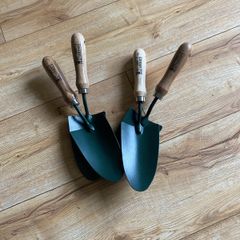 gardener's mate hand trowel