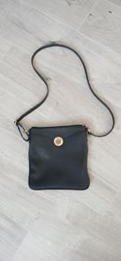 Black Tommy Hilfiger handbag