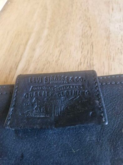 Levis Wallet