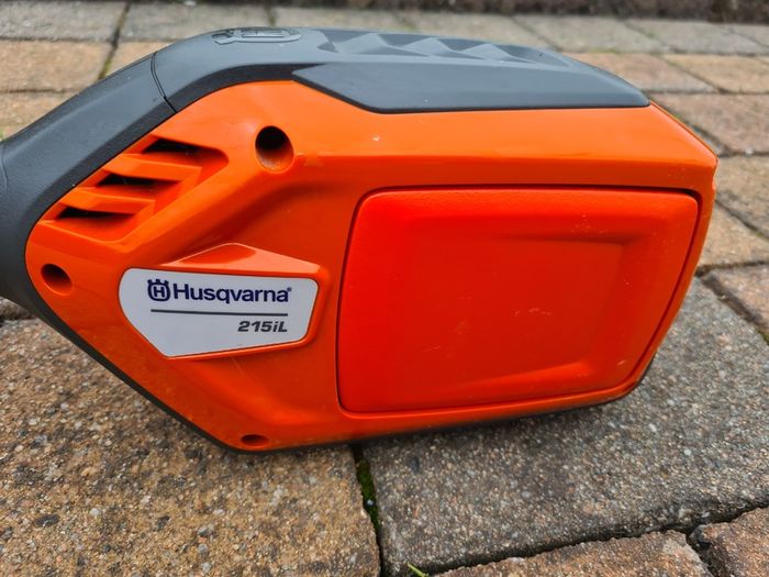 Husqvarna 215il strimmer