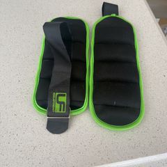 Ankle weights 1kg each
