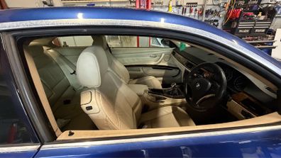 2007 bmw 325i interior