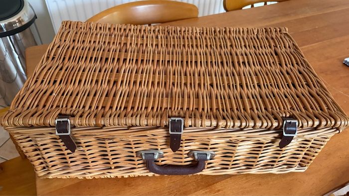 Vintage Wicker  Picnic Basket with 6 person setting