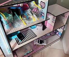 LOL doll house and some accessories