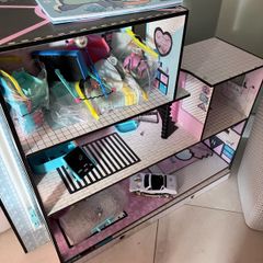 LOL doll house and some accessories