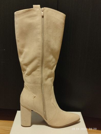 Stylish Beige Knee-High Boots  Size 40  Brand New