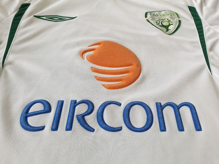 Ireland Football Long Sleeve Away Jersey 2006 to 2007 Small Adult Umbro