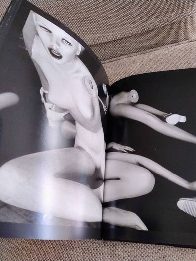 Richard Kalvar Earthlings 2007 photography book hardback with dustcover in very good condition FREE STANDARD POSTAGE INCLUDED