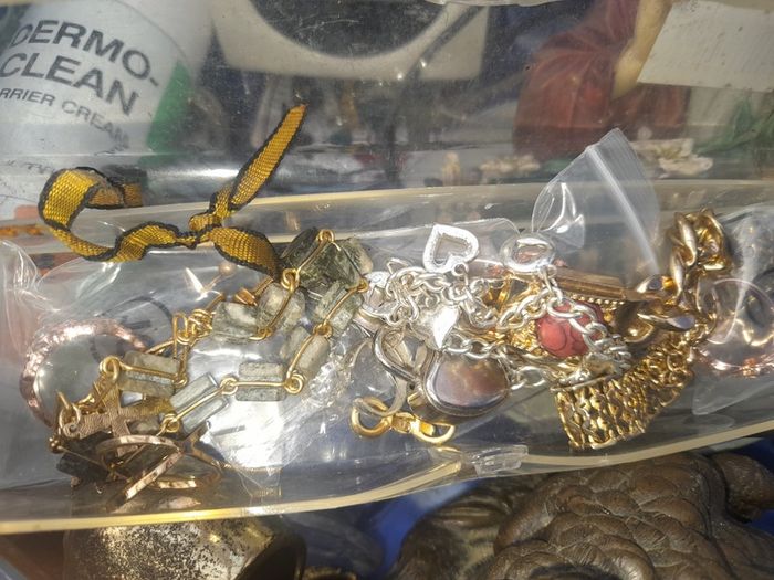 Car boot Box lot of Items sold as a lot, Crate not included., More Lots Available in my other Items, Collection Only in Rochfortbridge Westmeath