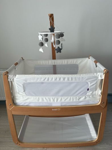Snuzpod 4 with cot mobile and mattress protector