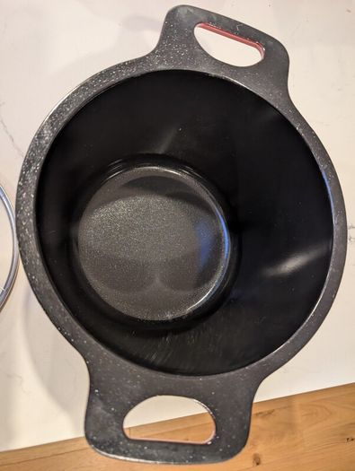 Linea pots with lids