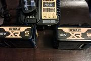 Dewalt 5ah batteries and charger dcb1104