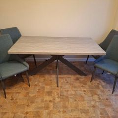 table/chairs