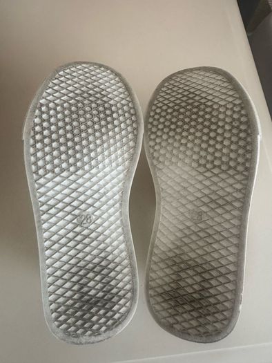Girls trainers