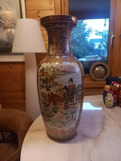 Very large Chinese Vase, good condition, no damage, stamped, D18