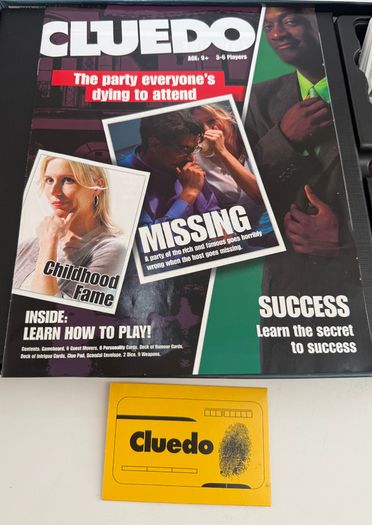 Family Board Game Bundle - The Game of Life & Cluedo