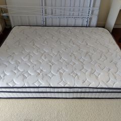 Almost new king size mattress