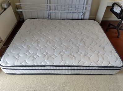 Almost new king size mattress