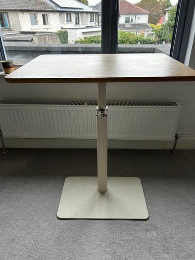 Standing desk- small, gas spring lift